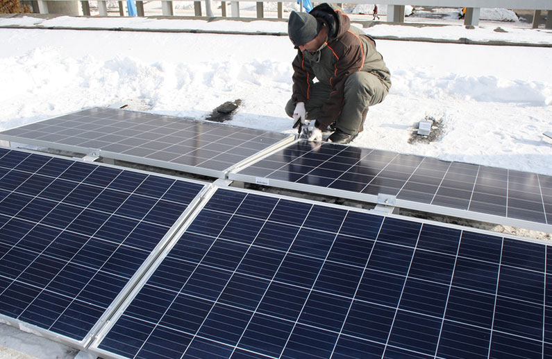 Bagaimana cara merawat panel surya di pembangkit listrik fotovoltaik?