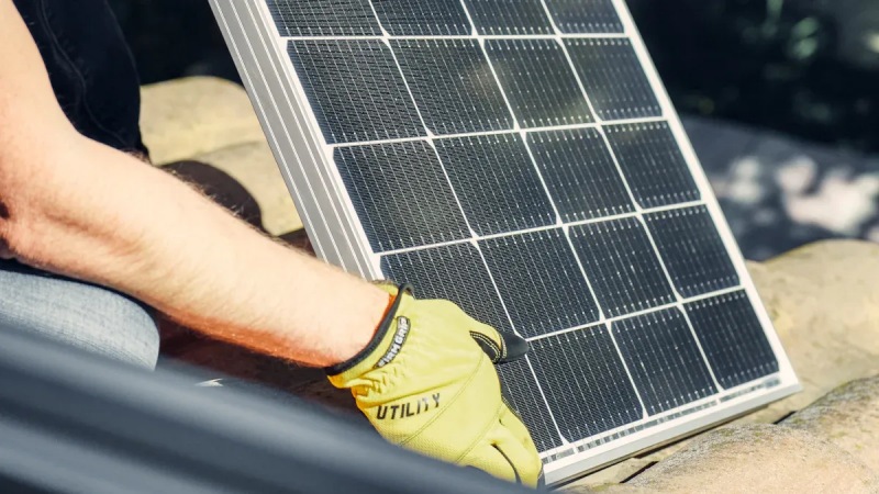 high-performance Hybrid Solar Inverter